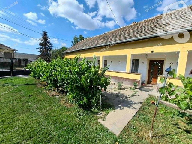 Eladó családi ház, Izsákon 26.9 M Ft, 2 szobás