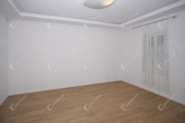 Eladó téglalakás, Szegeden 32 M Ft, 2 szobás