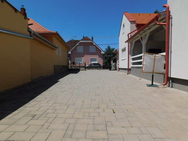 Eladó téglalakás, Keszthelyen 99.9 M Ft, 5+1 szobás