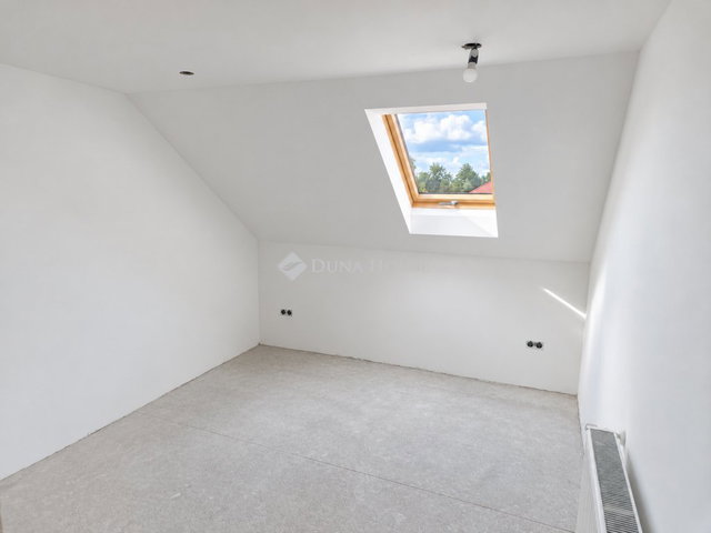 Eladó téglalakás, Vecsésen 63 M Ft, 4 szobás