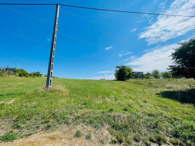 Eladó mezogazdasagi ingatlan, Komáromban 2.75 M Ft