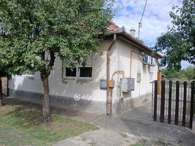 Eladó családi ház, Hatvanban 55 M Ft, 2+2 szobás