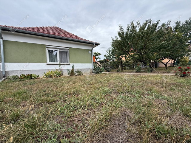 Eladó családi ház, Enyingen 39.99 M Ft, 3 szobás