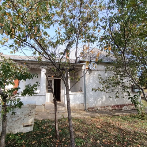 Eladó családi ház, Eszteregnyén 14.9 M Ft, 2 szobás