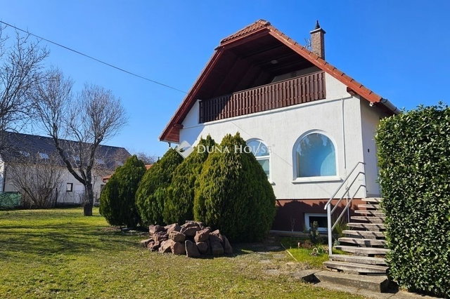 Eladó családi ház, Balatonalmádiban 229 M Ft, 8 szobás