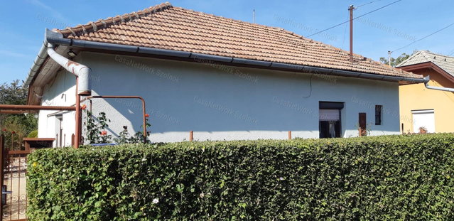 Eladó családi ház, Rákóczifalván 26.99 M Ft, 2 szobás