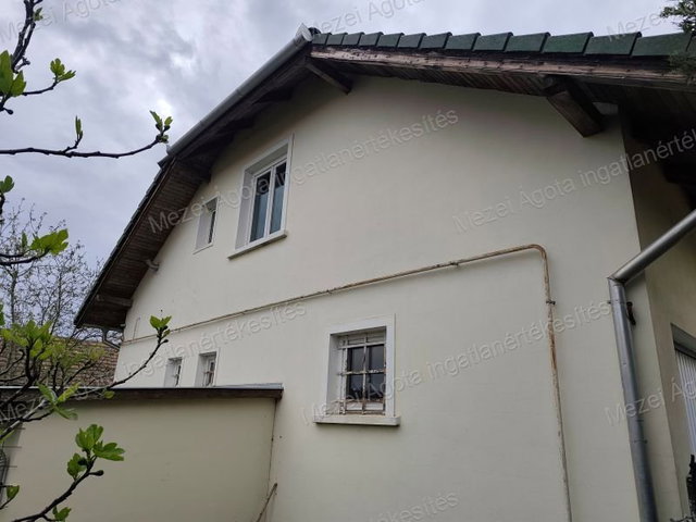 Eladó családi ház, Vecsésen 145 M Ft, 7 szobás