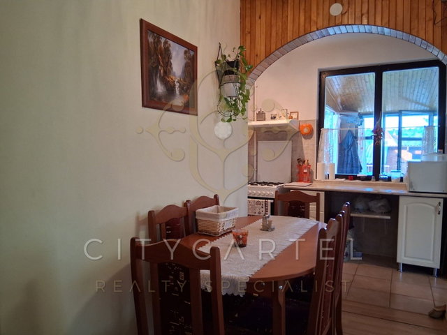 Eladó családi ház, Kőröshegyen 85 M Ft, 6 szobás