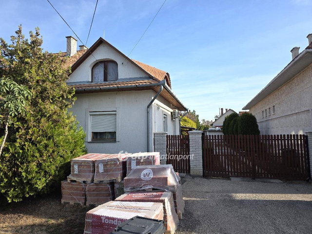 Eladó téglalakás, Kunszentmártonban 55 M Ft, 3 szobás