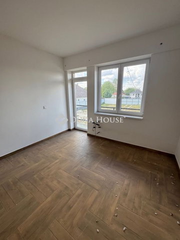 Eladó családi ház, Újfehértón 59.4 M Ft, 8 szobás