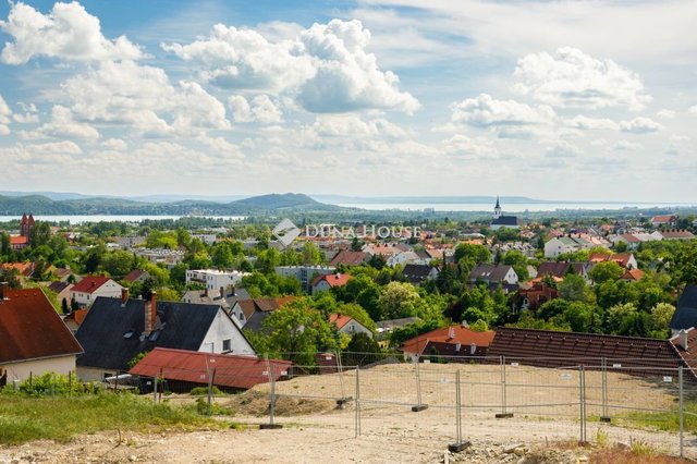 Eladó telek, Balatonfüreden, Cholnoky Jenő utcában 159.9 M Ft