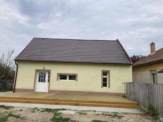 Eladó családi ház, Zagyvarékason 25.8 M Ft, 2 szobás