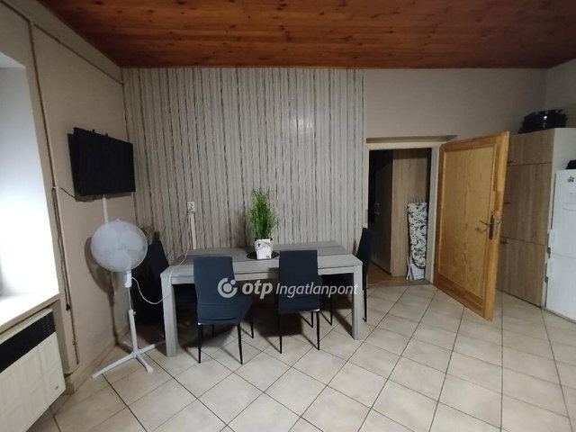 Eladó téglalakás, Siklóson 47 M Ft, 2 szobás