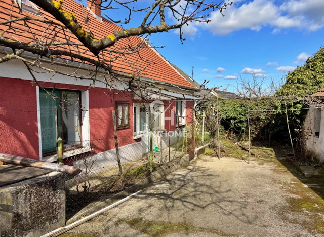 Eladó családi ház, Nemesvámoson 56.9 M Ft, 2 szobás