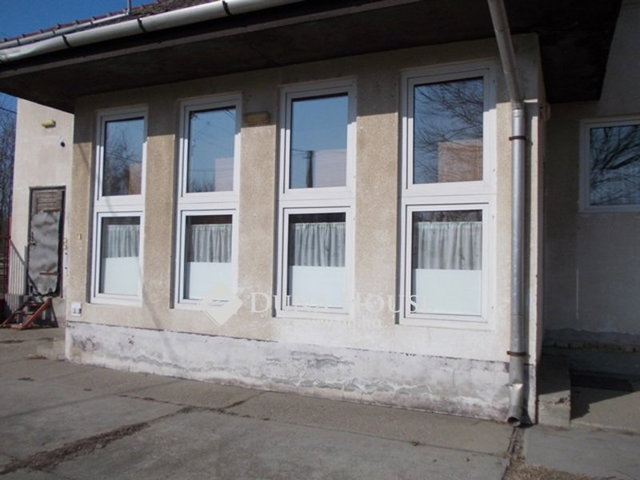 Eladó családi ház, Izsákon 120 M Ft, 3 szobás