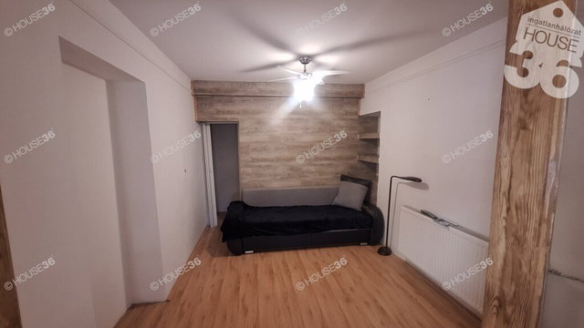 Eladó családi ház, Kiskunfélegyházán 59.9 M Ft, 2 szobás
