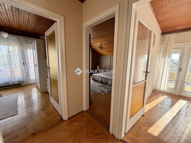 Eladó családi ház, Magyaralmáson 69.99 M Ft, 4 szobás