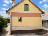 Eladó családi ház, Cegléden 57.9 M Ft, 6 szobás