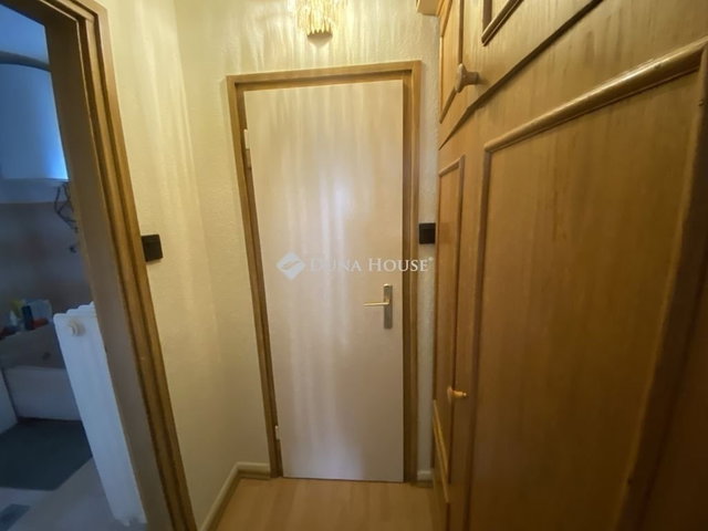 Eladó családi ház, Pécsett 119.9 M Ft, 5 szobás