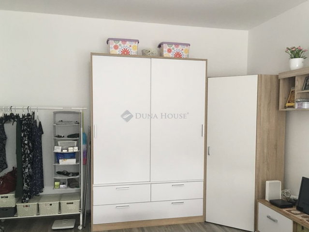 Eladó panellakás, Debrecenben 48.5 M Ft, 2 szobás