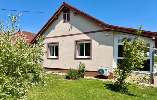 Eladó családi ház, Csényén 115.9 M Ft, 4 szobás