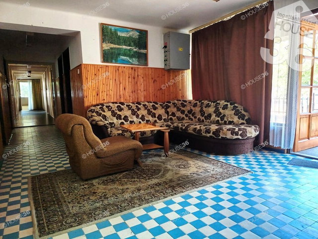Eladó családi ház, Lakitelken 32 M Ft, 12 szobás