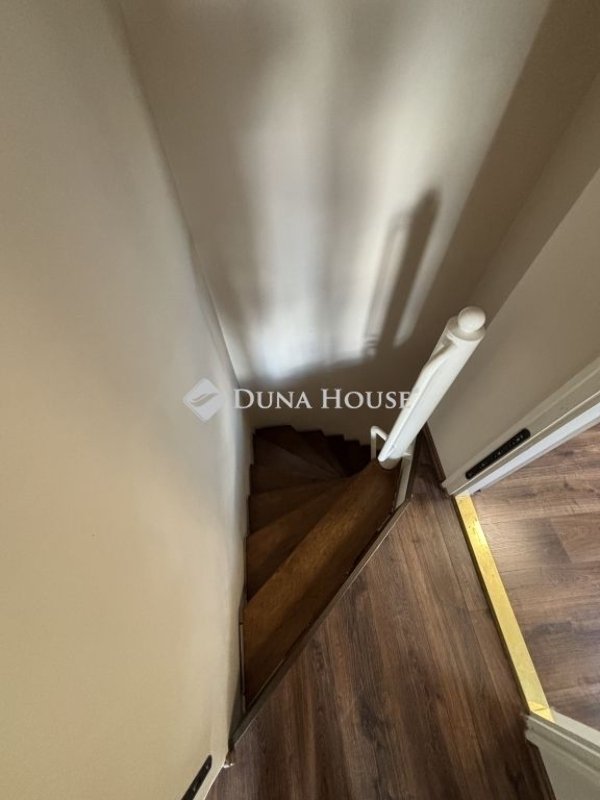 5 bed · 84m² · 84.900.000 ft