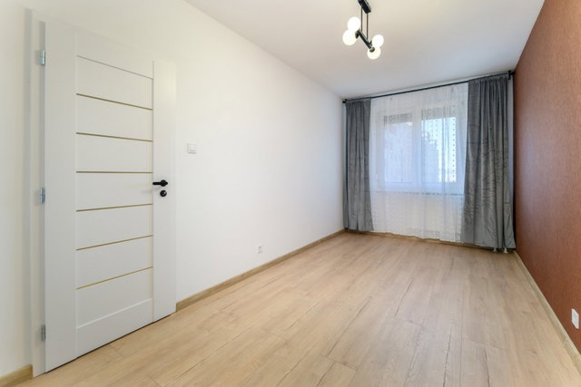 Eladó panellakás, Budapesten, XV. kerületben, Sárfű utcában