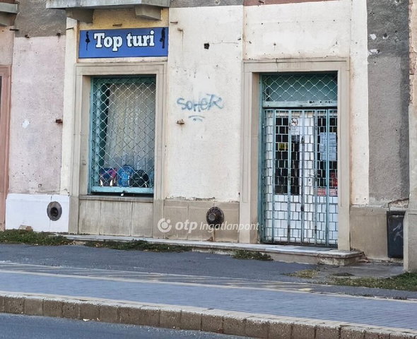 Eladó üzlethelyiség, Kazincbarcikán 25 M Ft, 1+3 szobás