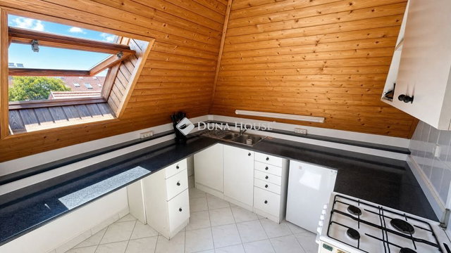 Kiadó téglalakás, albérlet, Pécsett 170 E Ft / hó, 1 szobás