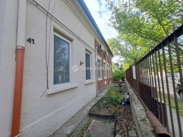 Eladó téglalakás, Budapesten, XV. kerületben 63 M Ft, 3 szobás