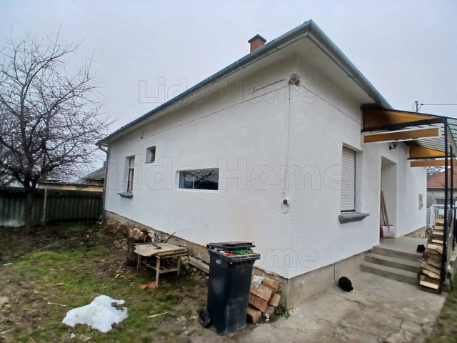 Eladó családi ház, Bakonyszentkirályon 50 M Ft, 3 szobás