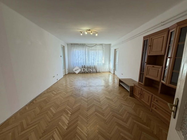 Eladó téglalakás, Kecskeméten 65 M Ft, 4 szobás