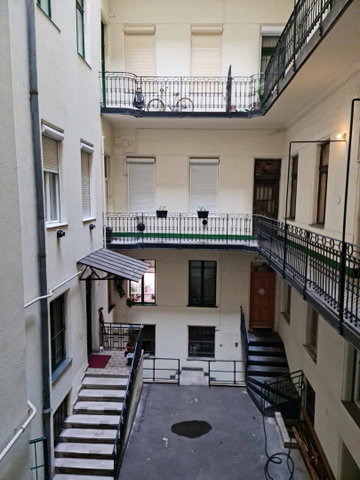 Kiadó téglalakás, albérlet, V. kerületben, Hold utcában