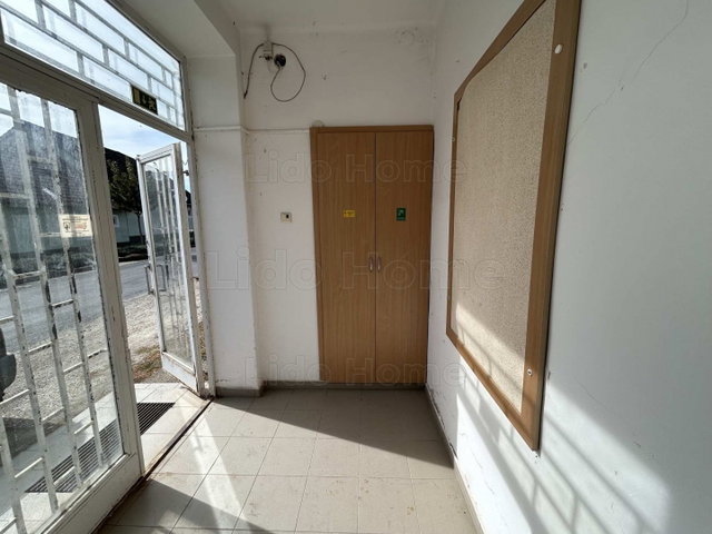 Eladó üzlethelyiség, Molnárin 15.5 M Ft, 2 szobás