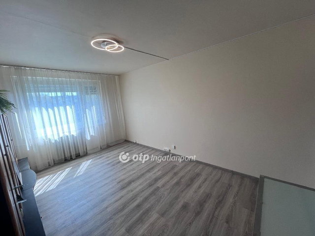Eladó panellakás, Szegeden 59 M Ft, 3 szobás