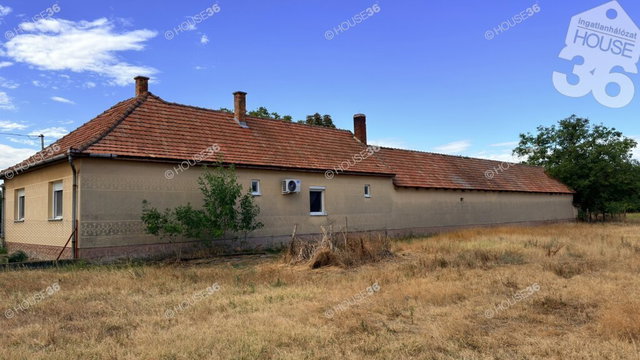 Eladó mezogazdasagi ingatlan, Kunszentmiklóson 49.9 M Ft, 4 szobás