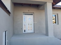Eladó ikerház, Abonyban 81.5 M Ft, 3 szobás