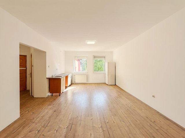 Eladó téglalakás, Tatabányán 51.8 M Ft, 2+1 szobás