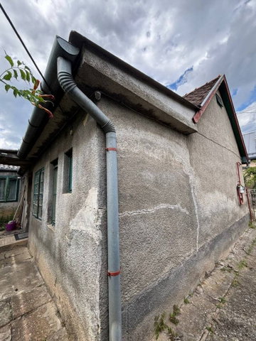 Eladó családi ház, Pécsett 29.9 M Ft, 3 szobás