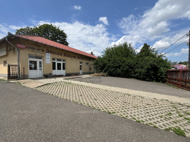 Eladó üzlethelyiség, Debrecenben 269.9 M Ft
