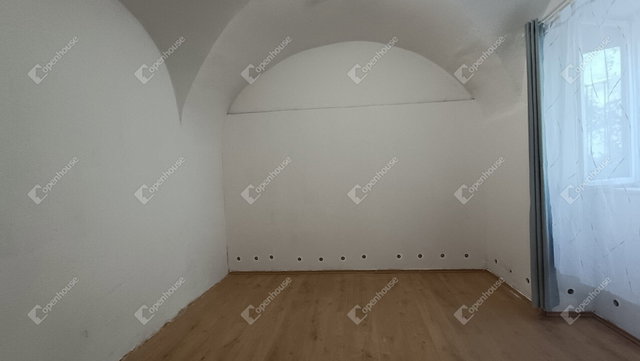Eladó téglalakás, Sopronban 25.9 M Ft, 2 szobás