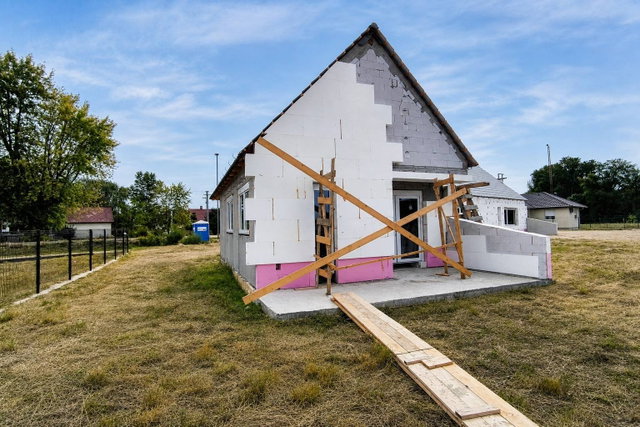 Eladó téglalakás, Lipóton 63 M Ft, 3 szobás