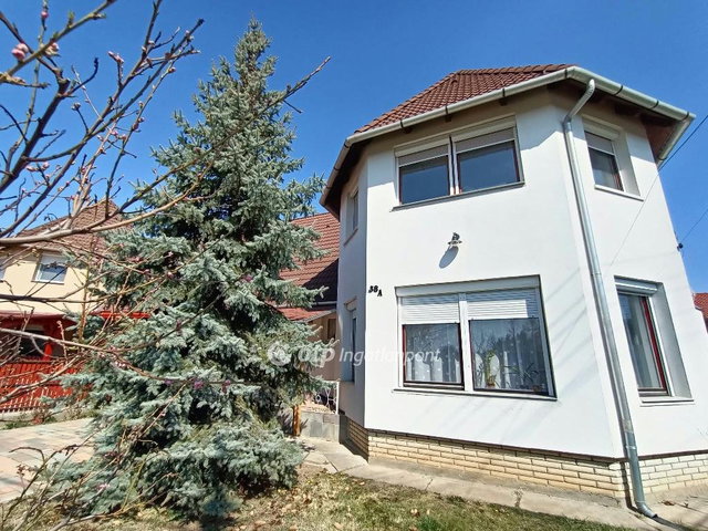 Eladó ikerház, Martonvásáron 124.9 M Ft, 5 szobás
