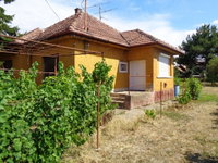 Eladó családi ház, Érden 61 M Ft, 2 szobás