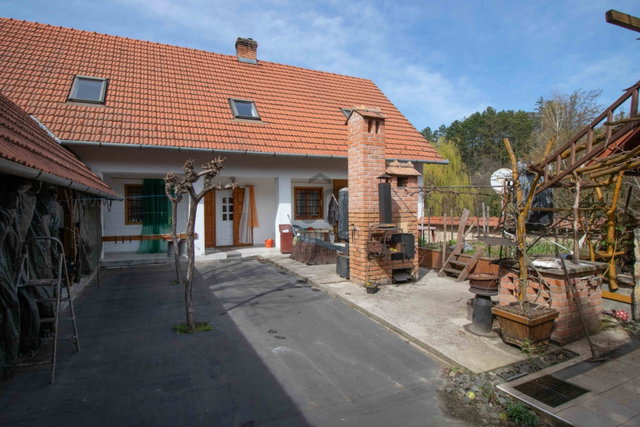 Eladó családi ház, Pécsváradon 99.9 M Ft, 5 szobás