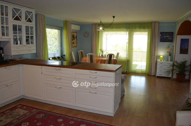 Eladó családi ház, Balatongyörökön 330 M Ft, 8 szobás