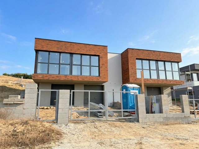 Eladó ikerház, Pécelen 165 M Ft, 4 szobás / költözzbe.hu