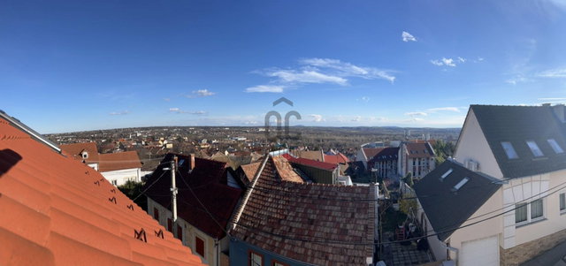Eladó téglalakás, Pécsett 45.5 M Ft, 2 szobás
