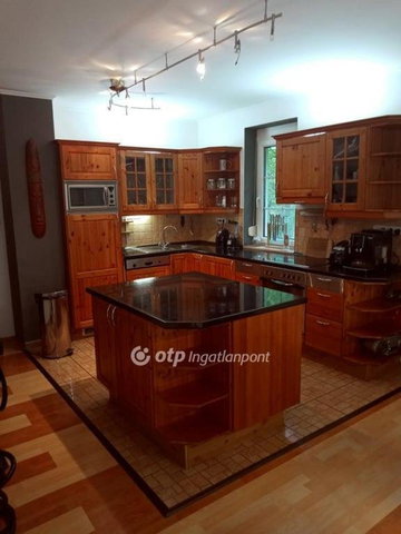 Eladó családi ház, Budaörsön 385.5 M Ft, 6 szobás